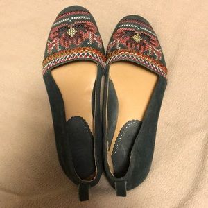 Latigo flats with a 5/32” heel. Size 6.5M US.